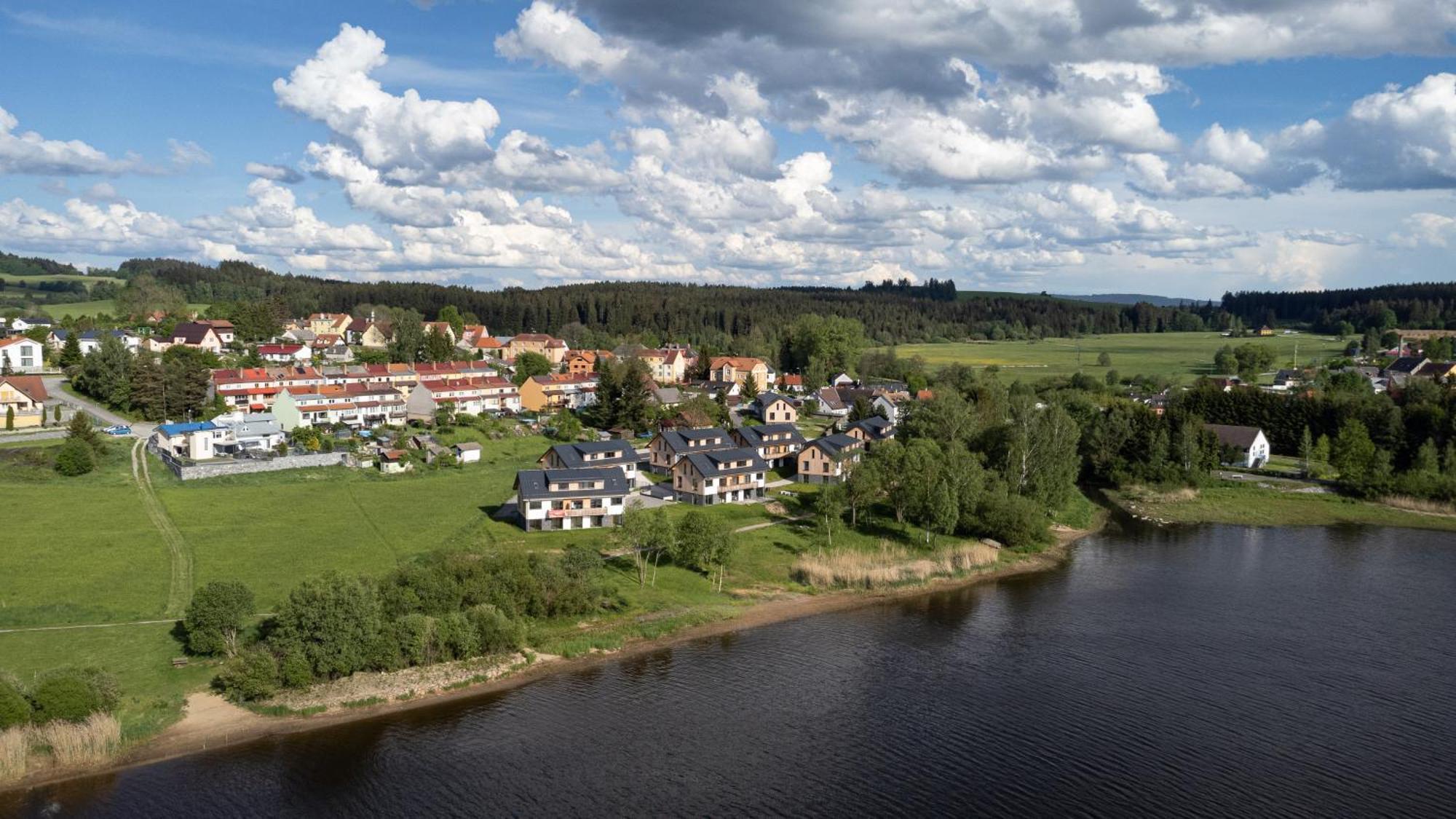 Resort Male Lipno Černá v Pošumaví Kültér fotó